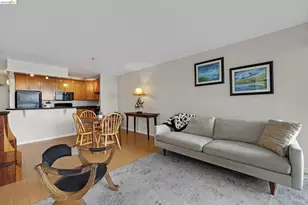555 Pierce St, Albany, CA 94706 - Photo 11
