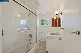 5716 Merriewood Dr, Oakland, CA 94611 - Photo 13