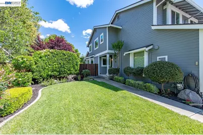 308 Mulqueeney St, Livermore, CA 94550 - Photo 3