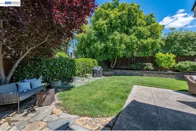 308 Mulqueeney St, Livermore, CA 94550 - Photo 35