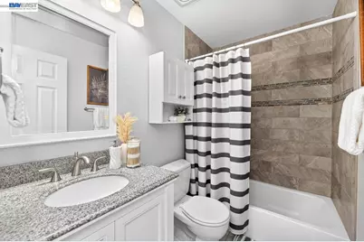 308 Mulqueeney St, Livermore, CA 94550 - Photo 21