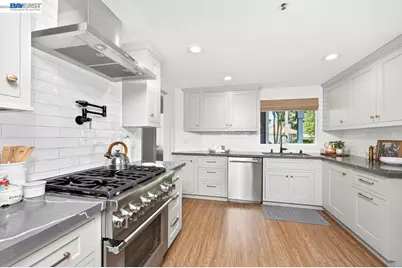 308 Mulqueeney St, Livermore, CA 94550 - Photo 11