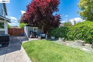 308 Mulqueeney St, Livermore, CA 94550 - Photo 31