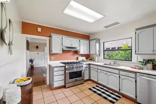 892 Laurel St, Alameda, CA 94501 - Photo 17