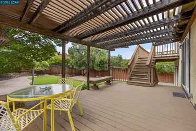 4476 Saint John Ln, Pittsburg, CA 94565 - Photo 33