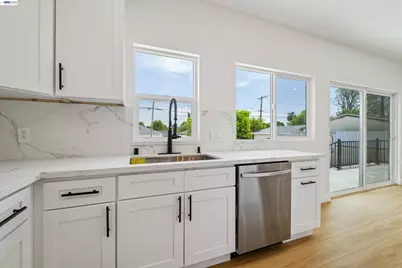 10664 Louise Ave, Granada Hills (los Angeles), CA 91344 - Photo 15