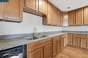 8910 Burr St, Oakland, CA 94605 - Photo 21
