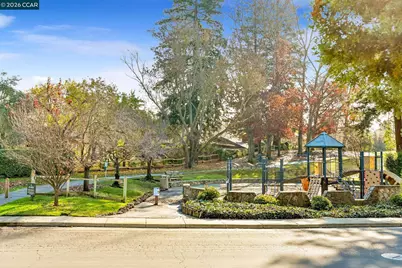 327 Sycamore Hill Ct, Danville, CA 94526 - Photo 45