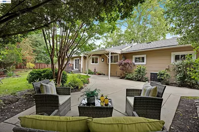1989 Meadow Rd, Walnut Creek, CA 94595 - Photo 23