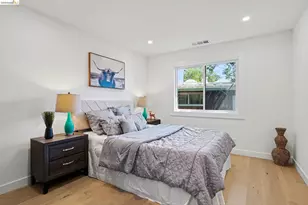 7825 Skyline Blvd, Oakland, CA 94611 - Photo 15