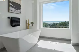 7825 Skyline Blvd, Oakland, CA 94611 - Photo 33