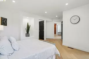 7825 Skyline Blvd, Oakland, CA 94611 - Photo 27