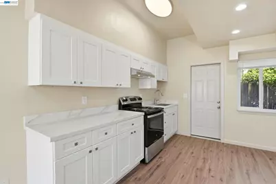 1714 Chestnut Street, Oakland, CA 94607 - Photo 15
