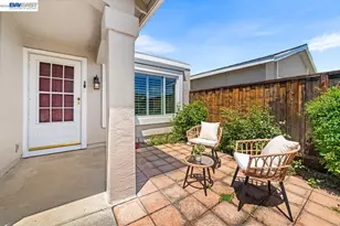 2375 Goldcrest Cir, Pleasanton, CA 94566 - Photo 3