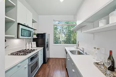 1253 Pine St, Oakland, CA 94607 - Photo 15