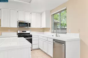 8400 Newby Way, Elk Grove, CA 95624 - Photo 3