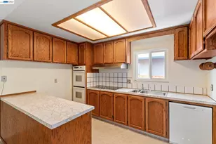 40272 Davis St, Fremont, CA 94538 - Photo 9