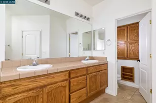 1010 Malton Way, Galt, CA 95632 - Photo 11