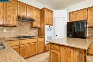 1010 Malton Way, Galt, CA 95632 - Photo 5