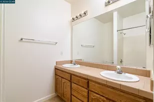 1010 Malton Way, Galt, CA 95632 - Photo 13