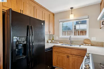 328 Sand Beach Rd, Alameda, CA 94501 - Photo 23