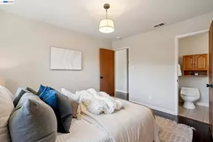 328 Sand Beach Rd, Alameda, CA 94501 - Photo 27