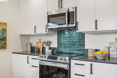 532 42nd St, Oakland, CA 94609 - Photo 17