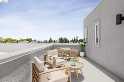 2072 Barnes Wharf Lane, Alameda, CA 94501 - Photo 1