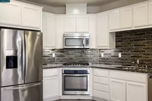 1555 Glenn St, Hayward, CA 94545 - Photo 7