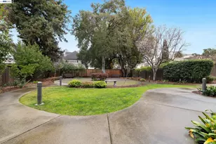 111 St Matthews Ave, San Mateo, CA 94401 - Photo 25