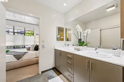 288 3rd St #104, Oakland, CA 94607 - Photo 37