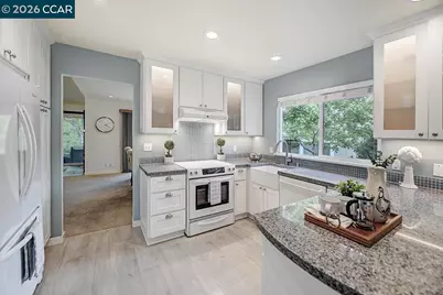 925 Terra California Dr #6, Walnut Creek, CA 94595 - Photo 11