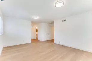 654 Calpella Dr, San Jose, CA 95136 - Photo 23