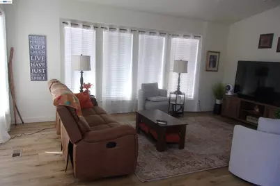 1840 Paris Lane #61, Antioch, CA 94509 - Photo 5