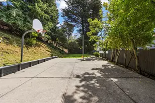 774 Trestle Glen Rd, Oakland, CA 94610 - Photo 43