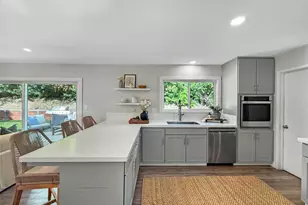 8 Cherryhills Ct, Lafayette, CA 94549 - Photo 11