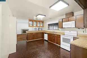 121 Violet Rd, Hercules, CA 94547 - Photo 23