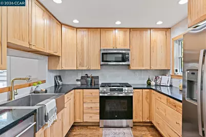 2703 Mathews St, Berkeley, CA 94702 - Photo 11