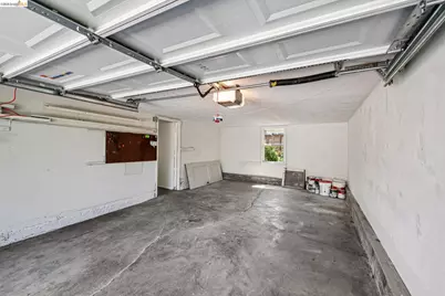 575 58th St, Oakland, CA 94609 - Photo 35
