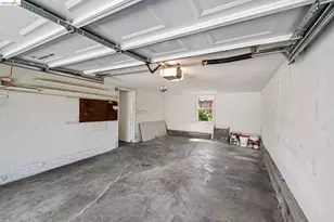 575 58th St, Oakland, CA 94609 - Photo 35