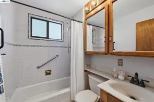 1738 Via Buena Vista, San Lorenzo, CA 94580 - Photo 39