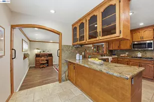 1738 Via Buena Vista, San Lorenzo, CA 94580 - Photo 25