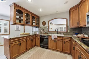 1738 Via Buena Vista, San Lorenzo, CA 94580 - Photo 23