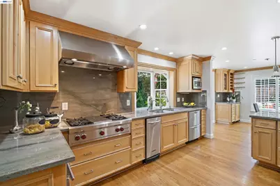 32760 Orick St, Union City, CA 94587 - Photo 15