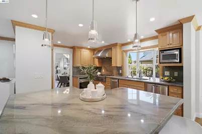 32760 Orick St, Union City, CA 94587 - Photo 17