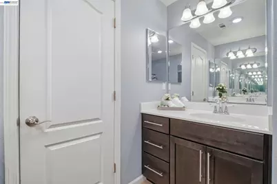 102 Fanuncio Ln, Hayward, CA 94544 - Photo 27