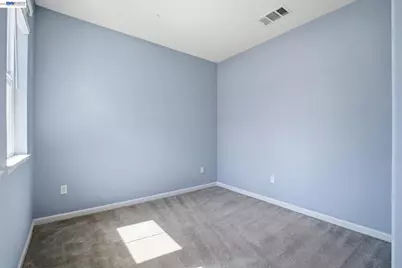 102 Fanuncio Ln, Hayward, CA 94544 - Photo 3