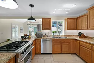 2473 Centennial Ln, Hayward, CA 94541 - Photo 9