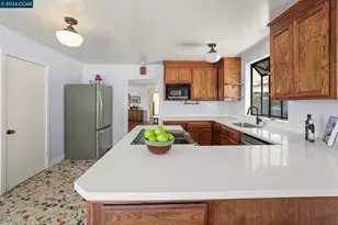 1931 Dowrelio Dr, Crockett, CA 94525 - Photo 11