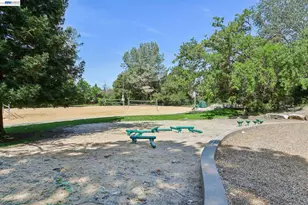 989 Carter St, Folsom, CA 95630 - Photo 57